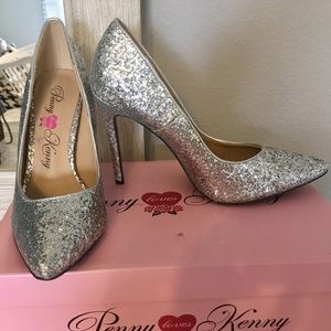Silver glitter pointed toe pumps/stilettos